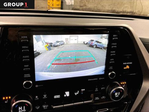 Certified 2022 Toyota Highlander XLE image 26