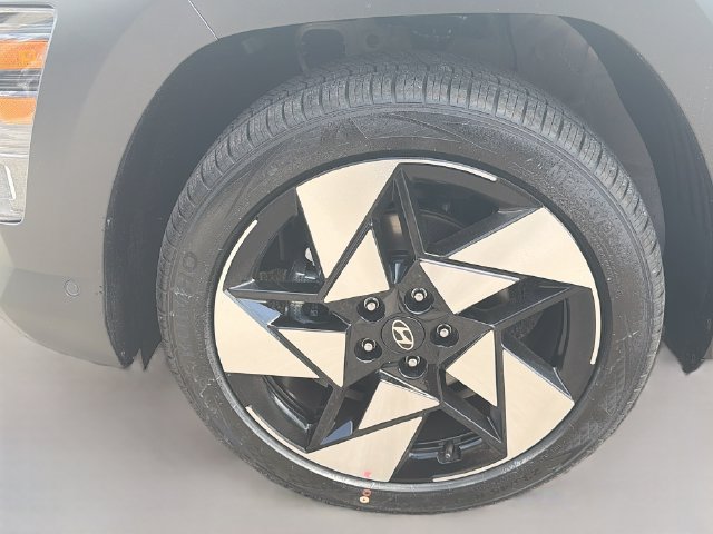 New 2026 Hyundai Kona Limited FWD image 32