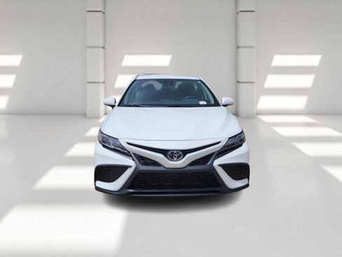 Used 2023 Toyota Camry SE FWD image 2