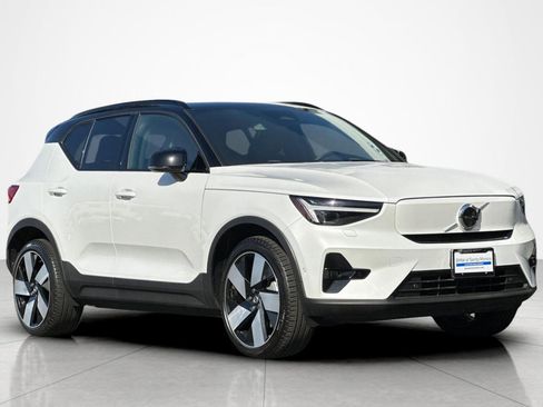 Used 2023 Volvo XC40 Recharge Ultimate w/ Protection Package Premier AWD/4WD image 7