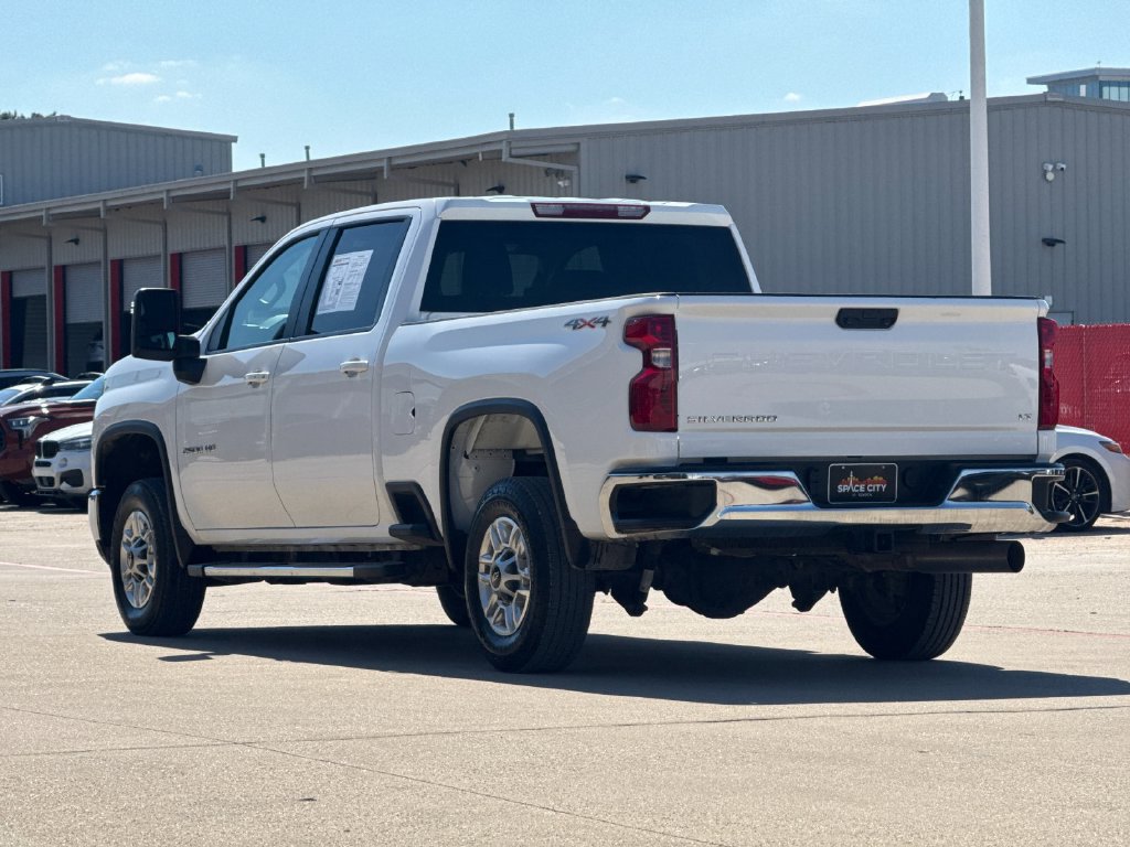Used 2025 Chevrolet Silverado 2500 LT w/ Convenience Package AWD/4WD image 4