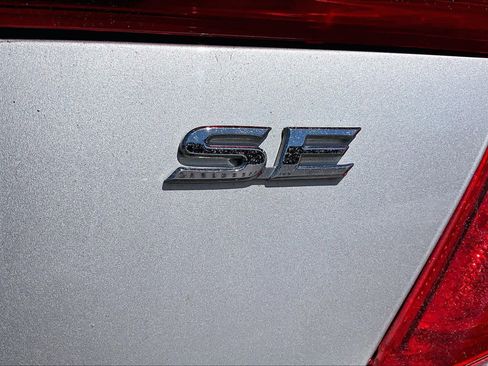 Used 2013 Toyota Camry SE w/ Leather Pkg image 10