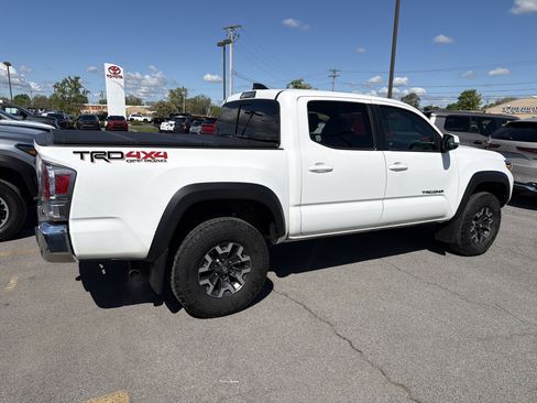 Used 2023 Toyota Tacoma TRD Off-Road AWD/4WD image 7