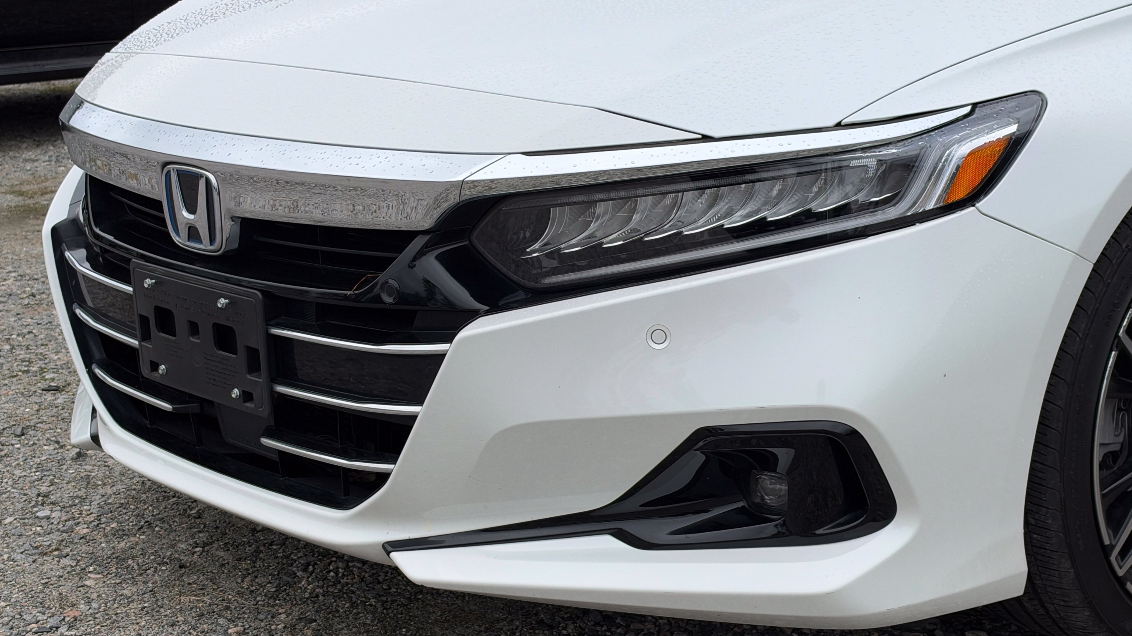 Used 2022 Honda Accord Touring image 2