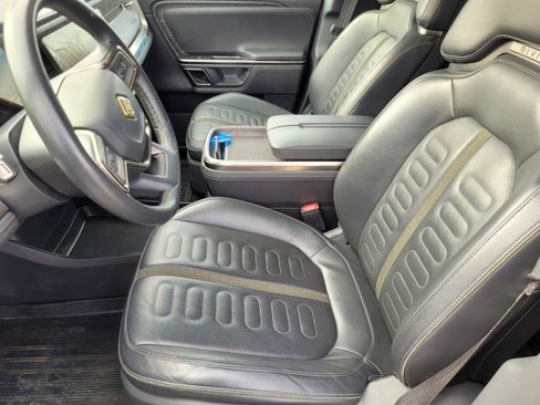 Used 2022 Rivian R1T Adventure image 21