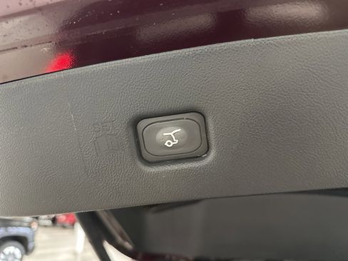 Used 2022 Lincoln Nautilus Reserve w/ Equipment Group 201A image 24