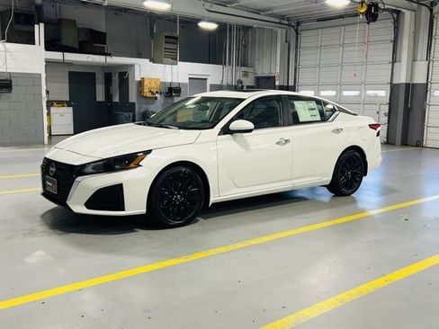 New 2025 Nissan Altima 2.5 SV w/ SV Special Edition Package image 13