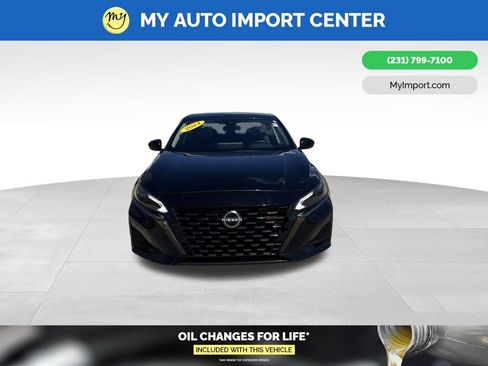 Used 2024 Nissan Altima 2.5 SR w/ SR Premium Package AWD/4WD image 2