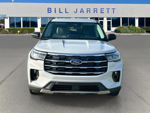 New 2026 Ford Explorer Active RWD image 2