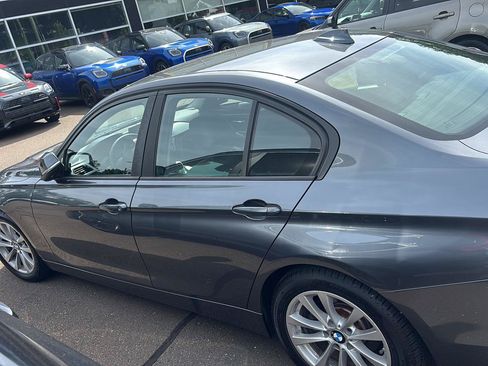 Used 2018 BMW 320i xDrive Sedan AWD/4WD image 7
