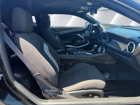Used 2017 Chevrolet Camaro LT RWD image 15
