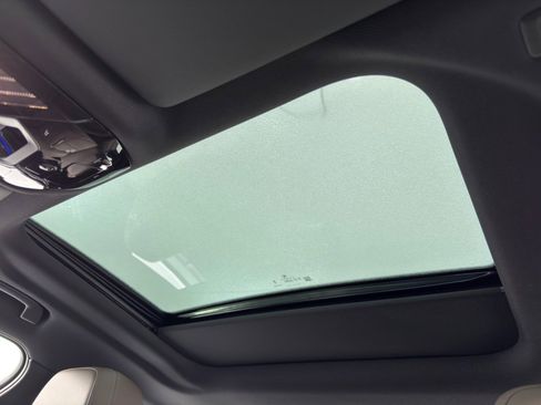 Used 2024 BMW i5 eDrive40 w/ M Sport Package image 12