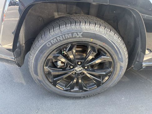 Used 2023 Toyota RAV4 SE w/ SE Grade Weather Package image 7