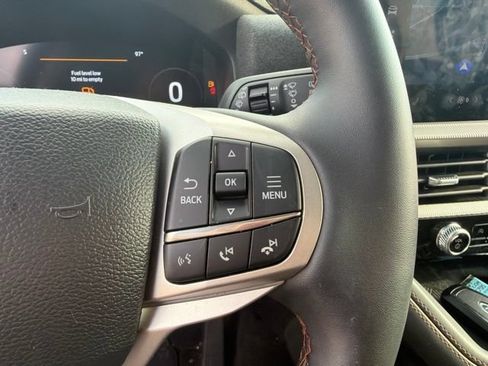 Used 2025 Ford Explorer Active RWD image 13