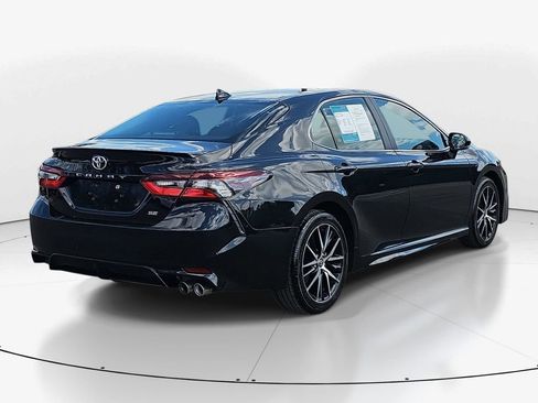 Used 2024 Toyota Camry SE image 5