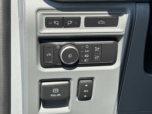 Used 2021 Ford F150 Lariat w/ FX4 Off-Road Package AWD/4WD image 18