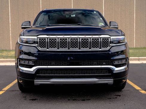 Used 2024 Jeep Grand Wagoneer L Series III AWD/4WD image 3