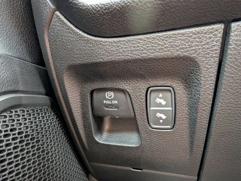 New 2026 RAM 1500 4x4 Crew Cab image 37