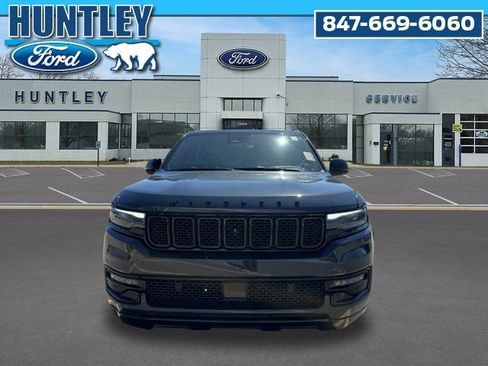 Used 2023 Jeep Wagoneer Series II w/ Convenience Group I AWD/4WD image 3