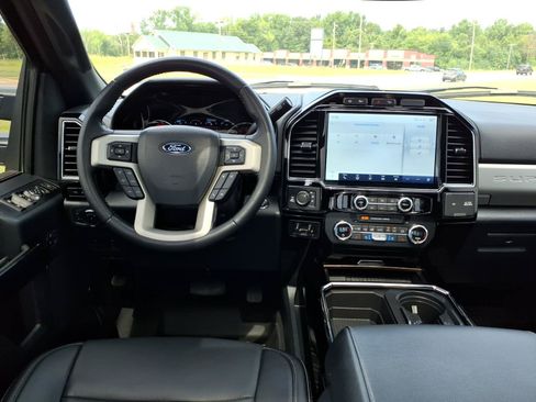 Used 2022 Ford F250 Lariat w/ Black Appearance Package AWD/4WD image 13