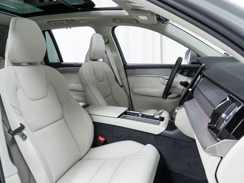 New 2026 Volvo XC90 T8 Ultra w/ Protection Package Premier AWD/4WD image 22