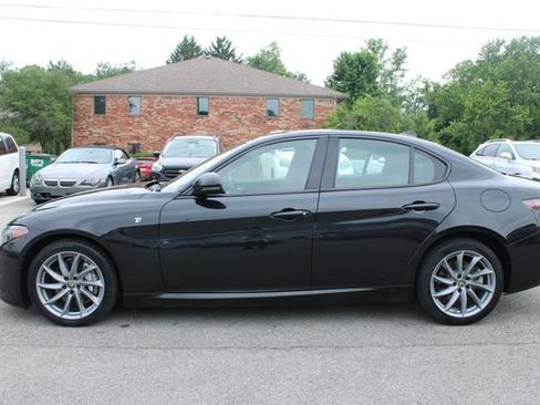 Used 2024 Alfa Romeo Giulia Ti AWD/4WD image 5