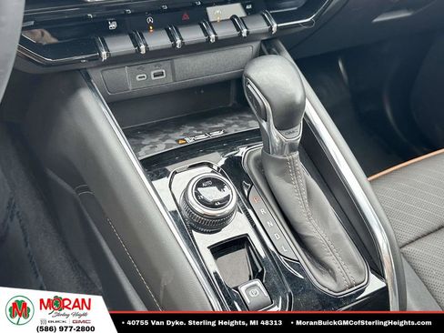 Certified 2023 GMC Canyon AT4 w/ AT4 Premium Package AWD/4WD image 31