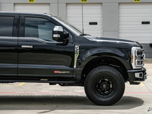 Used 2024 Ford F350 Platinum w/ Tremor Off-Road Package AWD/4WD image 22