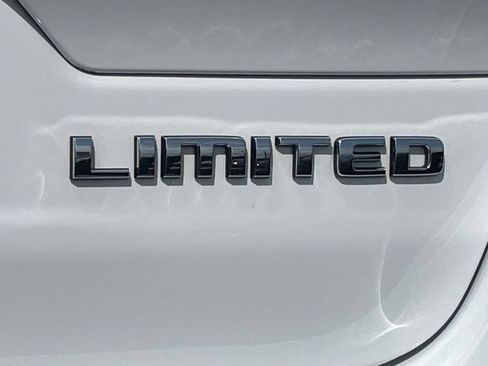 Used 2023 Jeep Grand Cherokee Limited AWD/4WD image 20