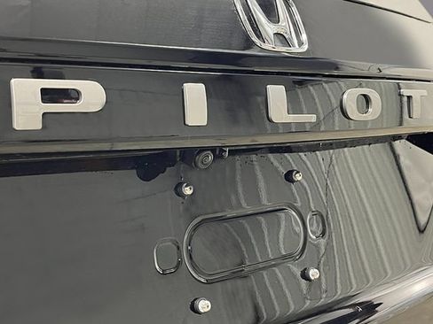 New 2026 Honda Pilot Touring image 6
