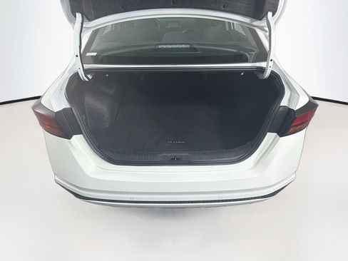 Used 2024 Nissan Altima 2.5 S FWD image 29