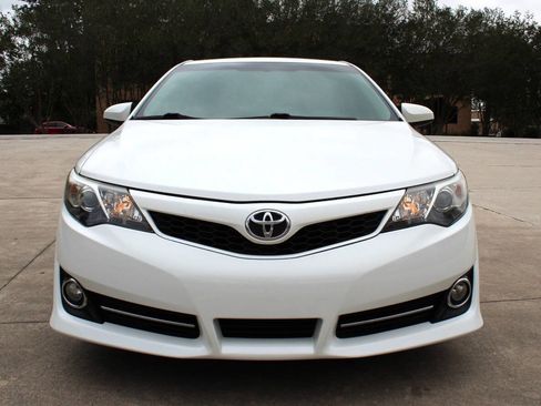 Used 2012 Toyota Camry SE FWD image 5