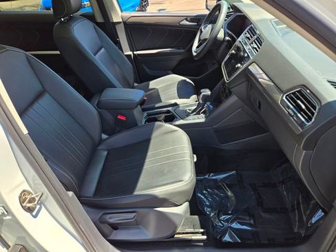 Used 2022 Volkswagen Tiguan SE w/ Panoramic Sunroof Package FWD image 20