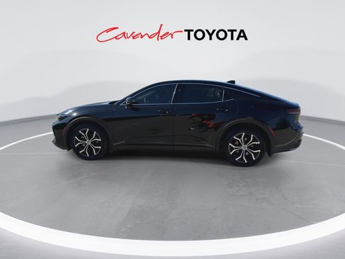 Used 2023 Toyota Crown XLE image 5