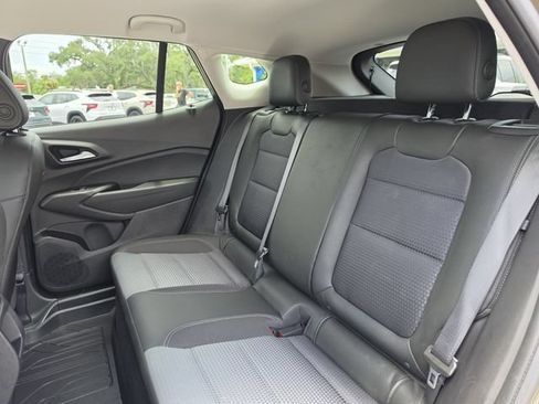 Used 2024 Chevrolet Trax LT w/ Driver Confidence Package FWD image 18