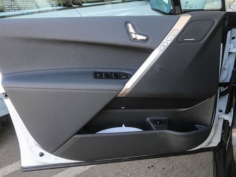 Used 2025 BMW iX xDrive50 w/ Convenience Package image 16