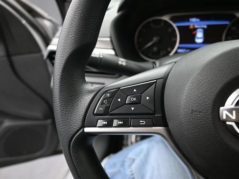 Used 2024 Nissan Altima 2.5 SV FWD image 18