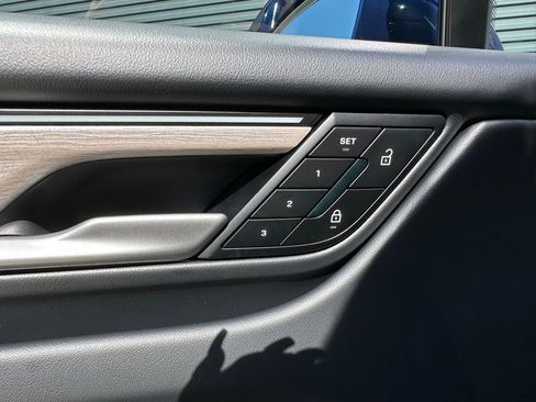 Used 2024 Porsche Macan 4 Electric image 19