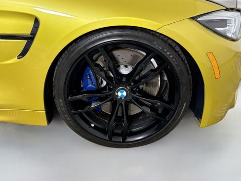Used 2019 BMW M4 Coupe w/ Competition Package RWD image 30