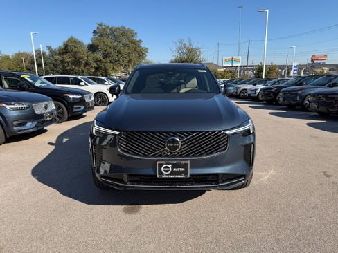 New 2026 Volvo XC90 B6 Core image 6