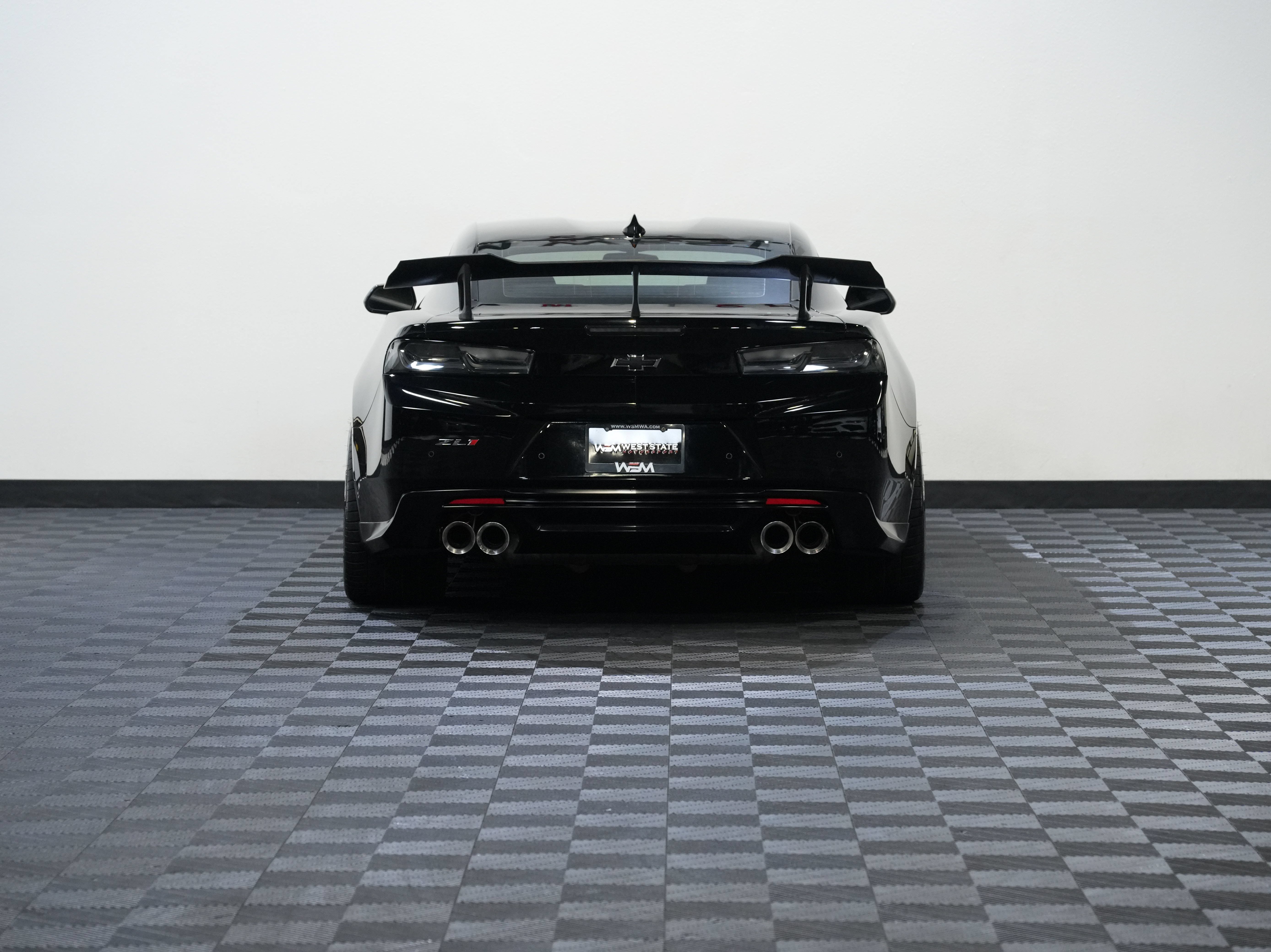 Used 2018 Chevrolet Camaro ZL1 RWD image 7