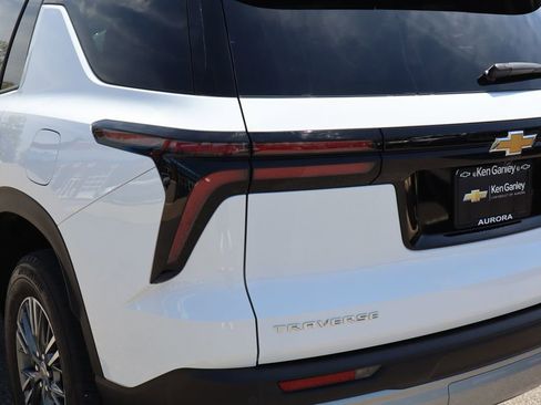 Used 2024 Chevrolet Traverse LT w/ LPO, Floor Liner Package FWD image 30