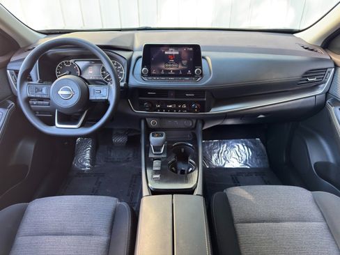 Used 2023 Nissan Rogue SV FWD image 10