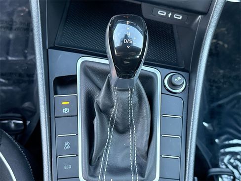 Used 2024 Volkswagen Jetta Sport image 20