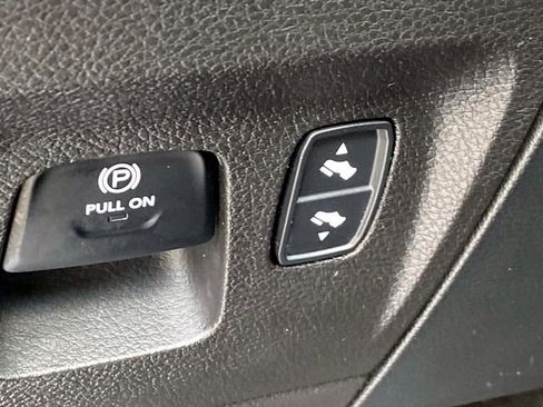 Used 2021 RAM 1500 Laramie AWD/4WD image 31