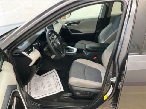 Used 2023 Toyota RAV4 XLE FWD image 8
