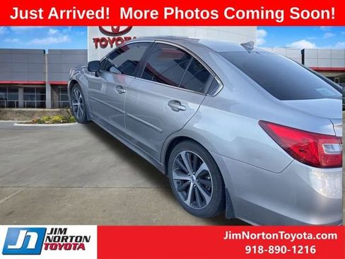Used 2017 Subaru Legacy 2.5i Limited image 3