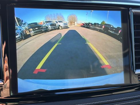 Used 2025 Chrysler Pacifica Select image 30