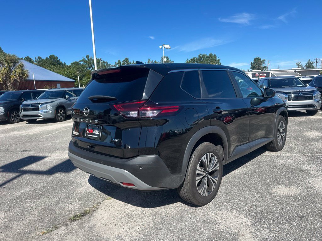 Used 2023 Nissan Rogue SV FWD image 3