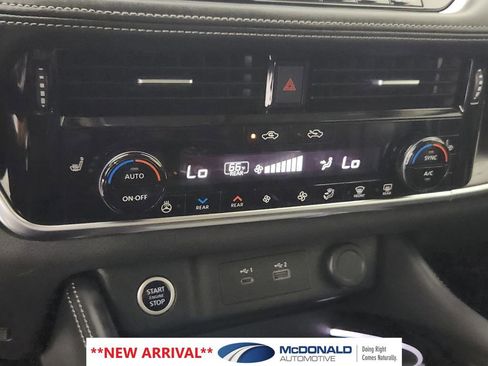 Used 2023 Nissan Rogue Platinum w/ Platinum Premium Package AWD/4WD image 26